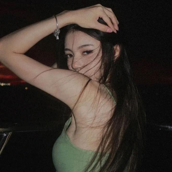 微笑的苹吉